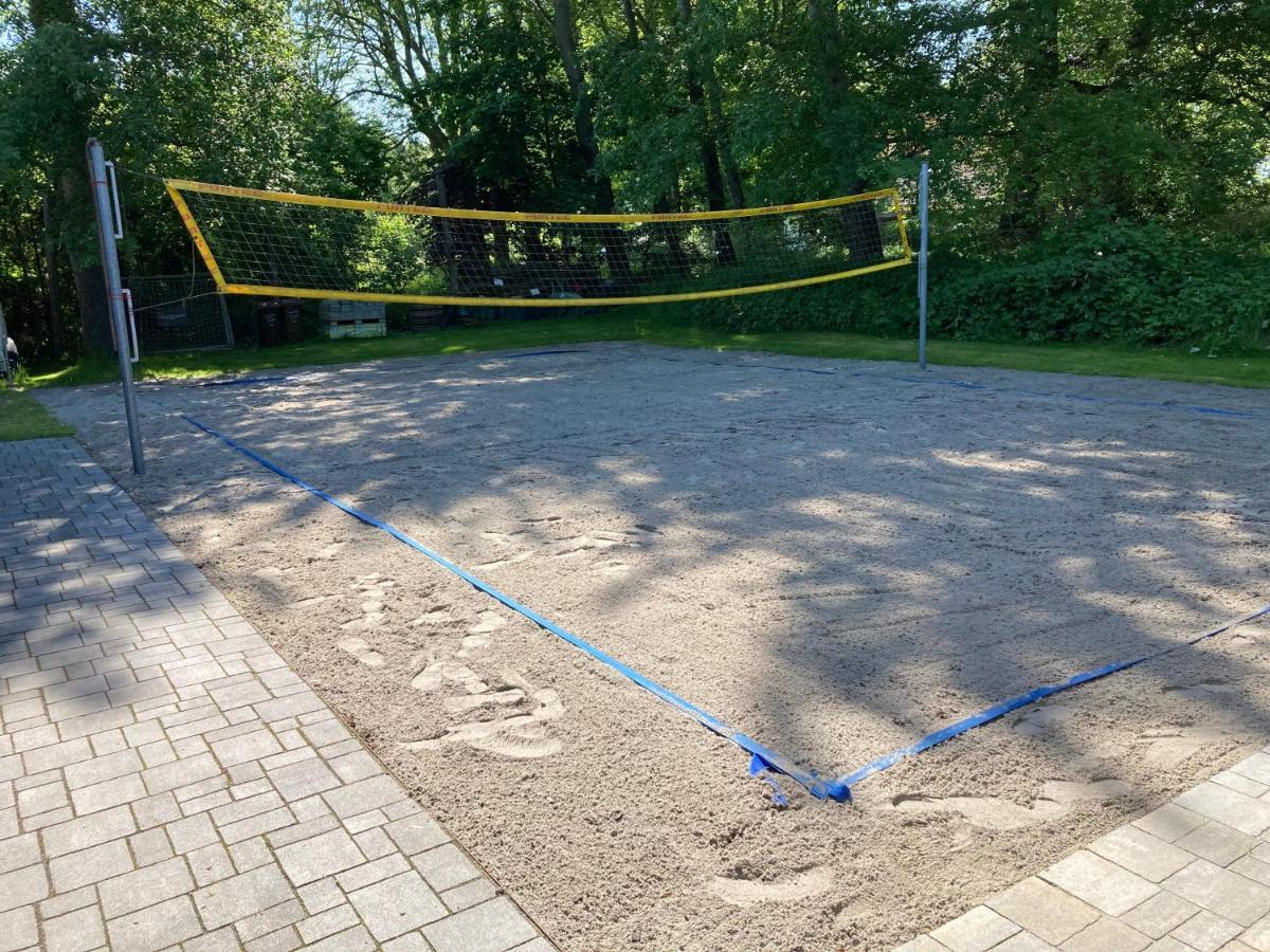 Ferienhaeuser Boddenstrand Wiek auf Ruegen Exterior photo